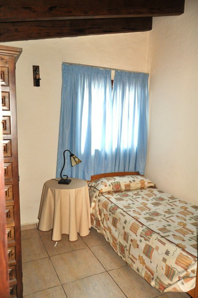 Aparthotel Finca Tom�s Y Puri