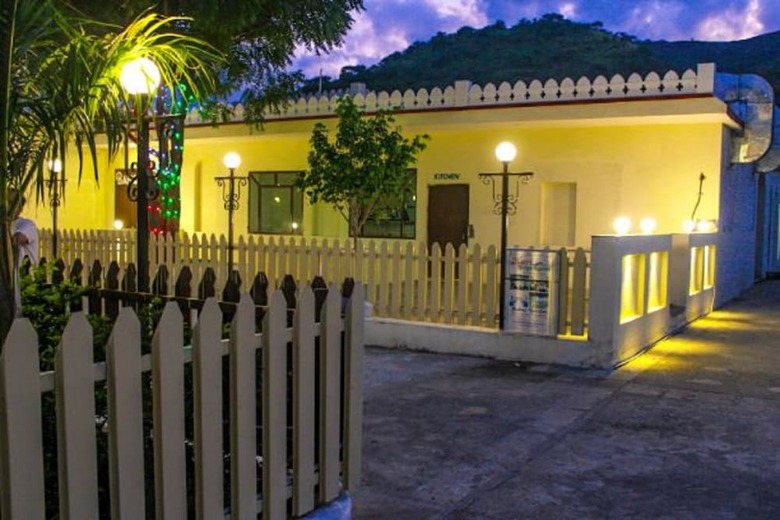 Hotel Hari Priya Resort By Ankur Garden