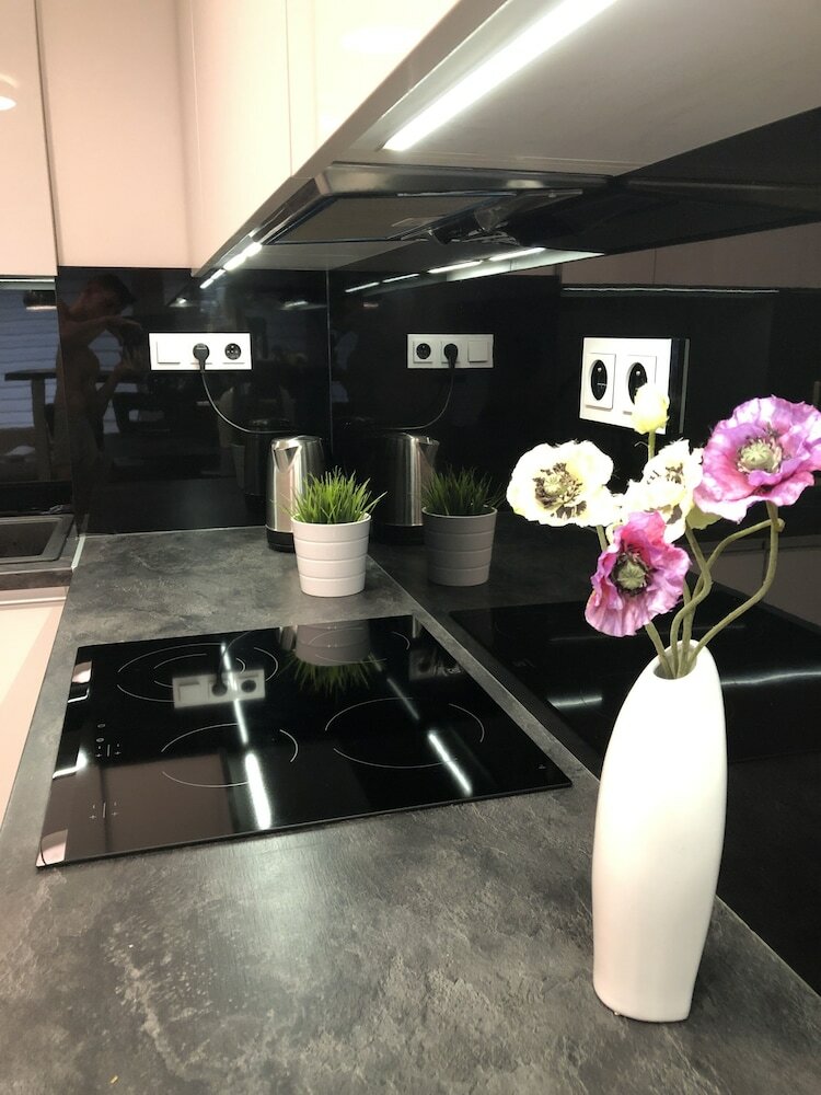 Apartment Holdings Pova?sk�