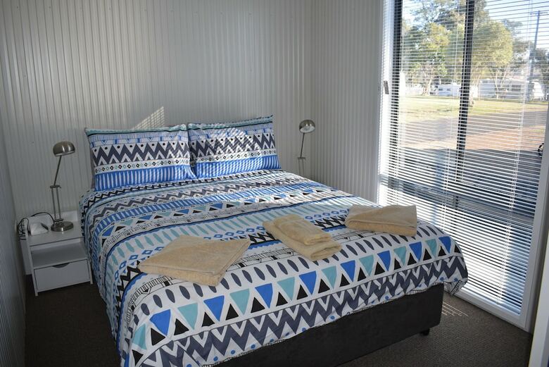 Hotel Bega Caravan Park