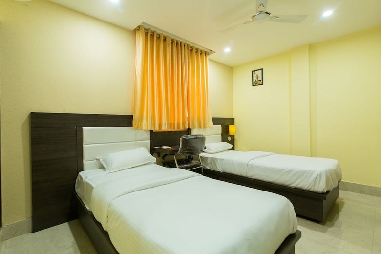 Hotel L N International