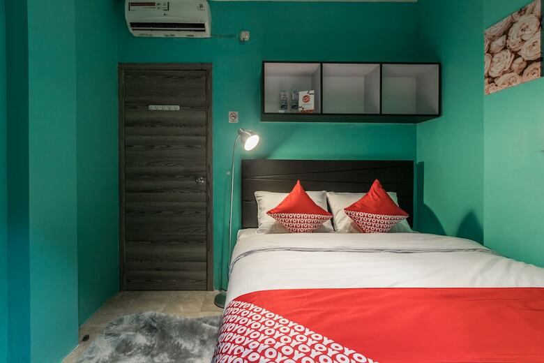 Hotel Oyo 1491 Sandang Residence