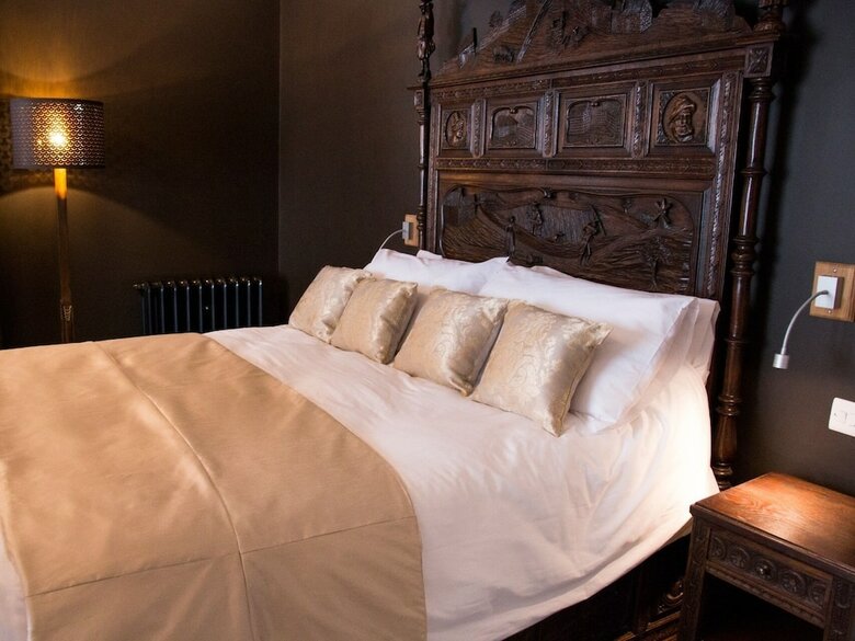 East Walls Hotel
