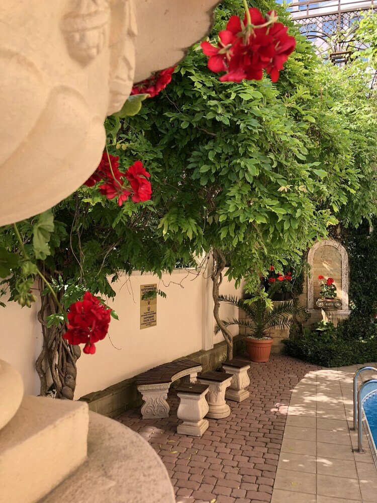 Hotel Grace Nairi