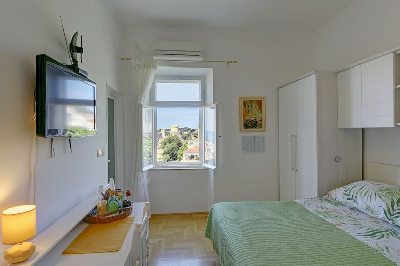 Hotel Guest House Enny - Adults Only