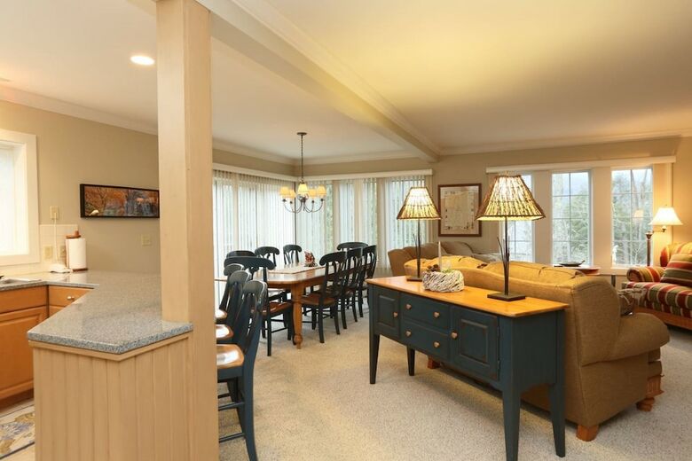 Upscale 3br Topnotch Overlook