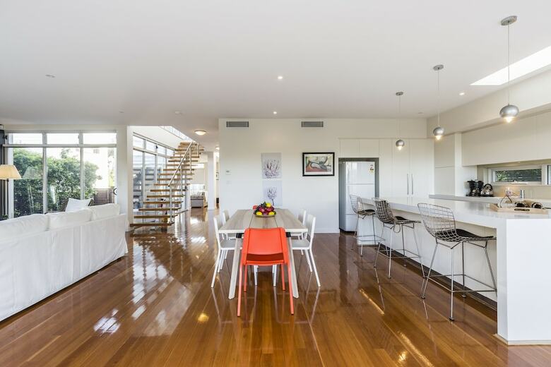 Sydney Seaside Contemporary Executive Living