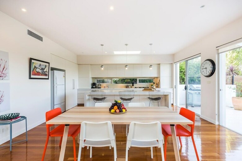 Sydney Seaside Contemporary Executive Living