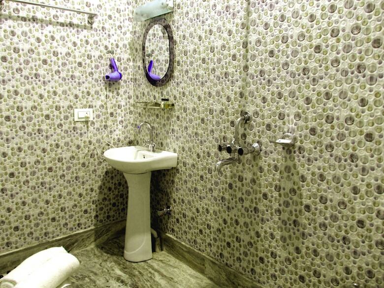 Retreat Hotel & Spa