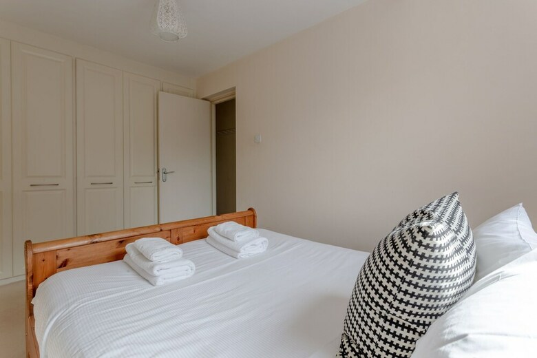 Quiet 3 Bedroom Apartment With Stunning Views