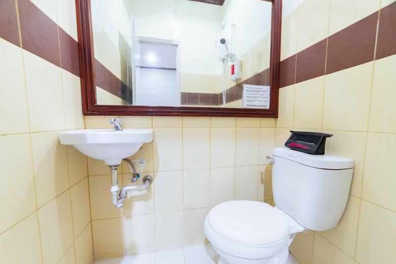 Hotel Reddoorz @ General Luna Davao