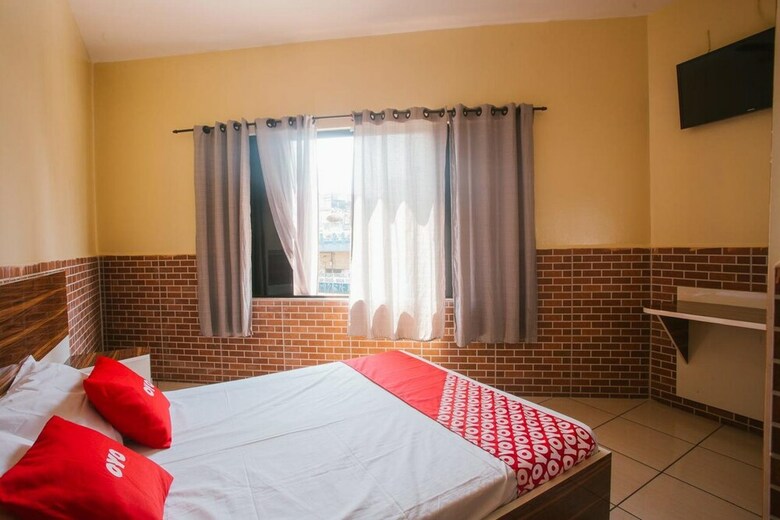 Oyo Hotel Green Mau�