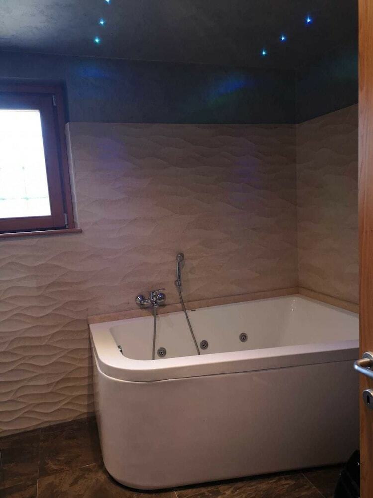 Hotel Iael's Rooms