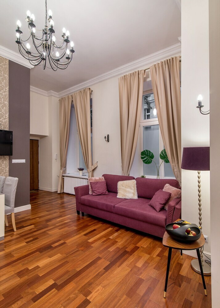 Metro Nowy Swiat Apartment