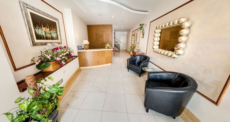 Hotel Onyx Suites & Apartments