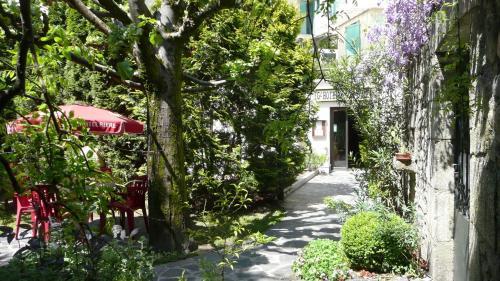 Hotel H�tel Du Lion D'or