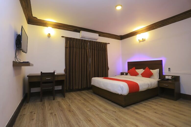 Oyo 591 Hotel Blue Moon