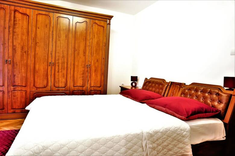 Hotel Apartments Milak