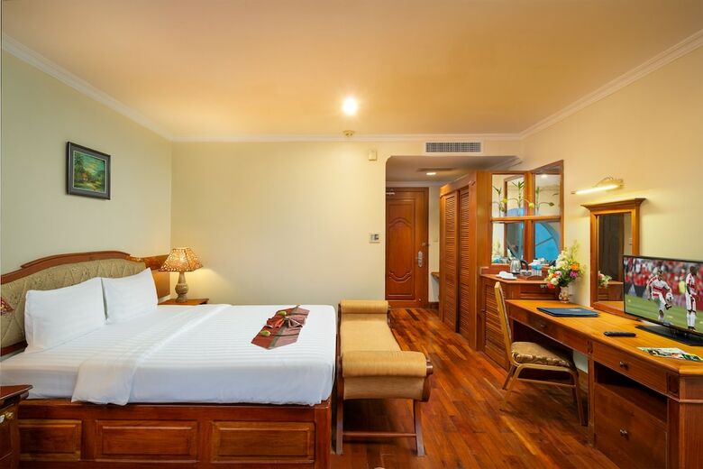 Dragon Royal Angkor Hotel