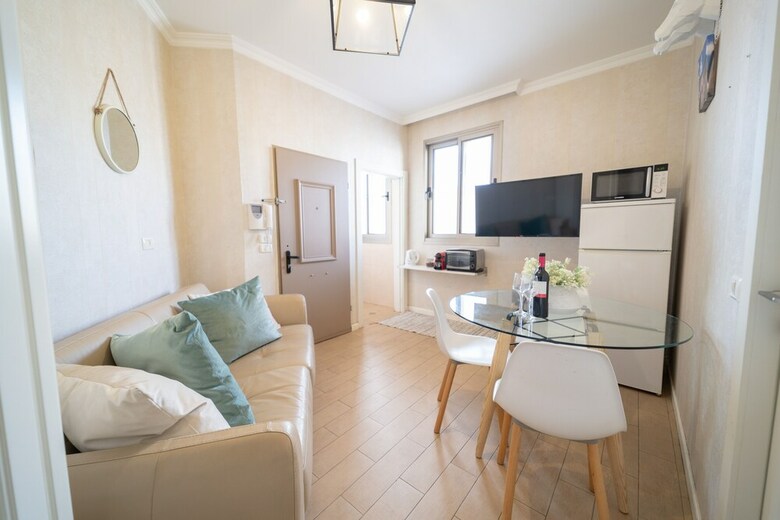 Amazing Apartment- 5 Min From The Beach