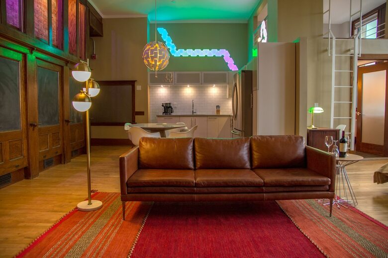 Hotel School 31 Lofts At Colors Studios