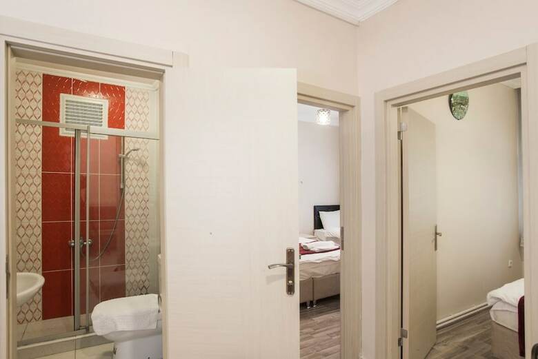 Berce Apartment & Suites
