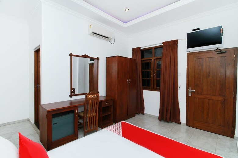 Oyo 339 Chandiv Hotel