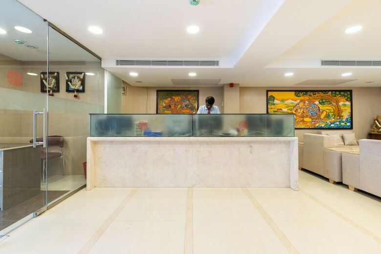 Capital O 43703 Thechi Hotels