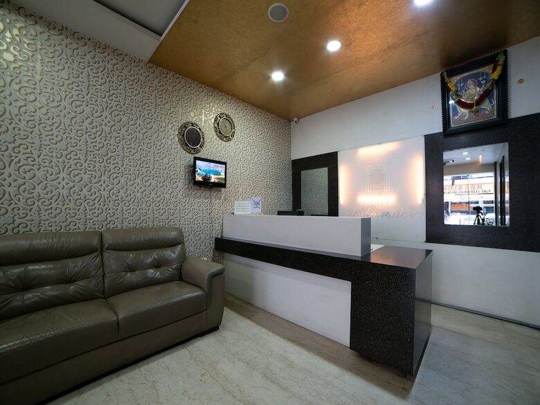 Oyo 45408 Hotel Ambassador