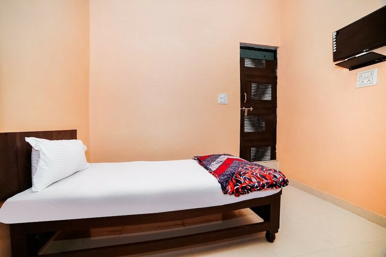 Spot On 46331 Hotel Kusha's