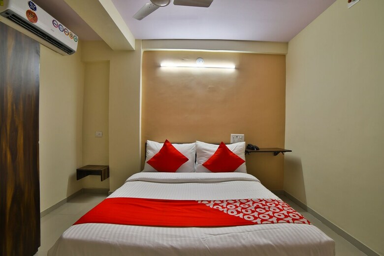 Hotel Oyo Flagship 27974 Madhuram Arcade