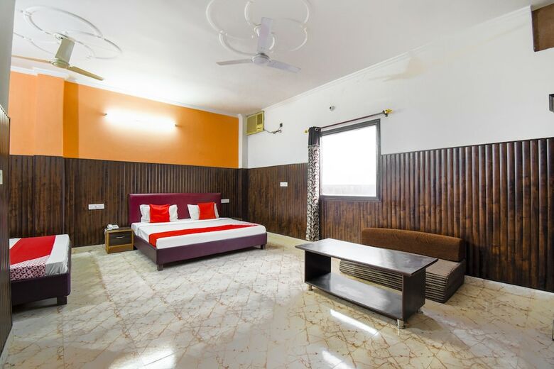 Oyo 46735 Hotel Royal Dreams