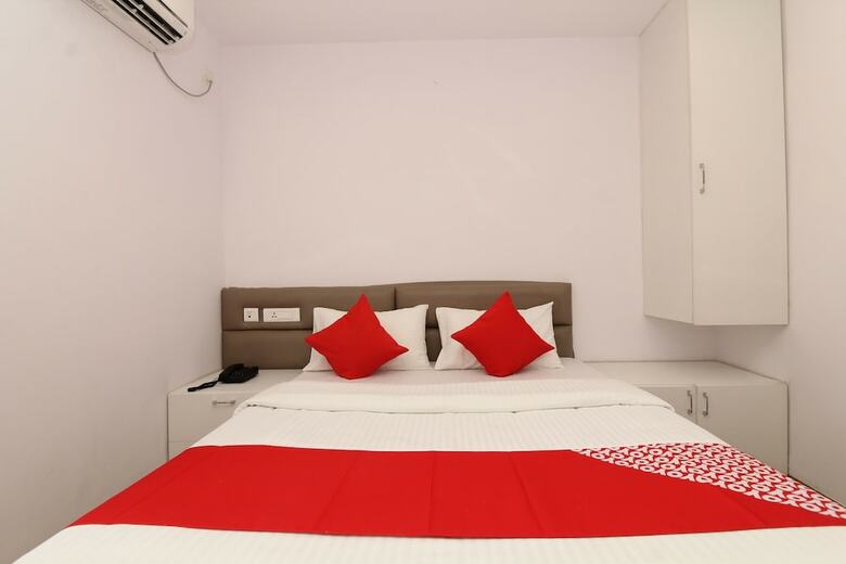 Hotel Oyo 35362 My Place S R Nagar