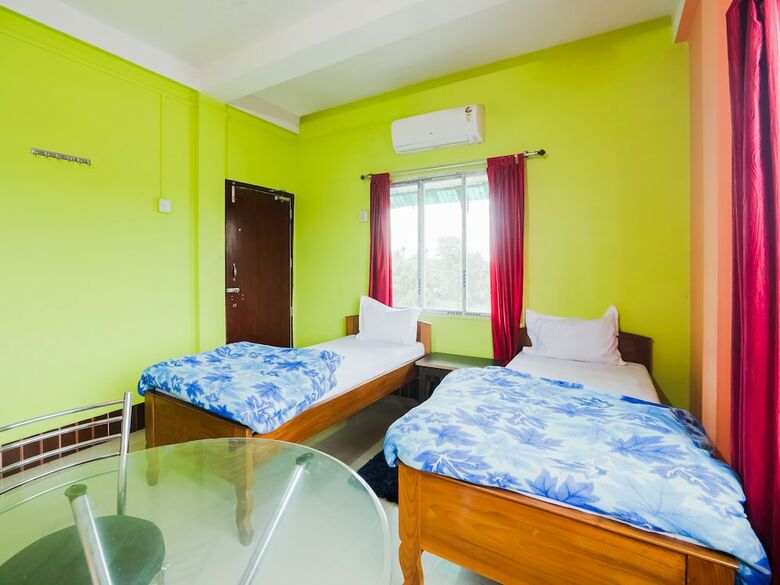 Spot On 47105 Hotel Hornbill