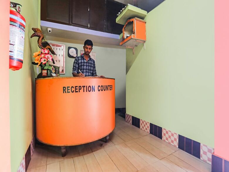 Spot On 47105 Hotel Hornbill