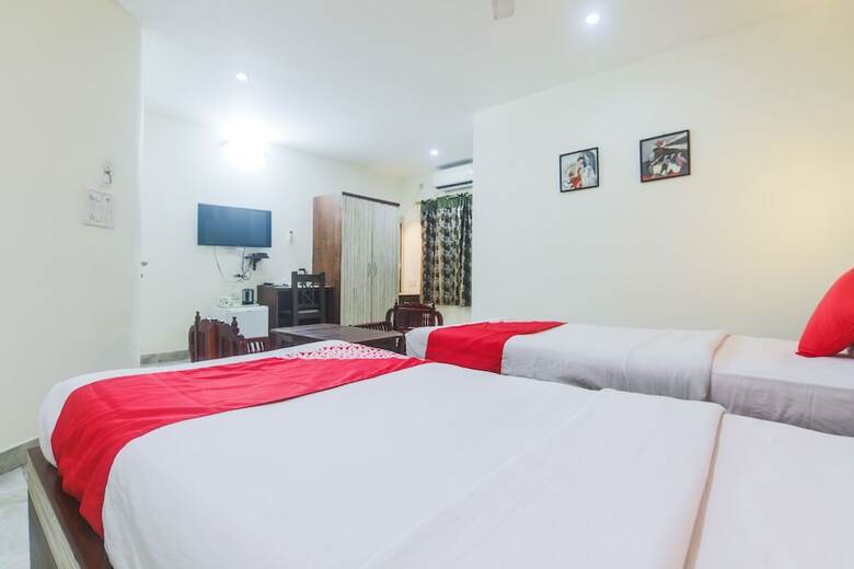 Hotel Oyo 24696 Green Point