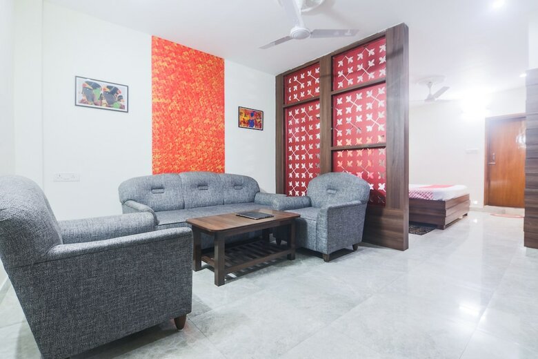 Hotel Oyo 24696 Green Point