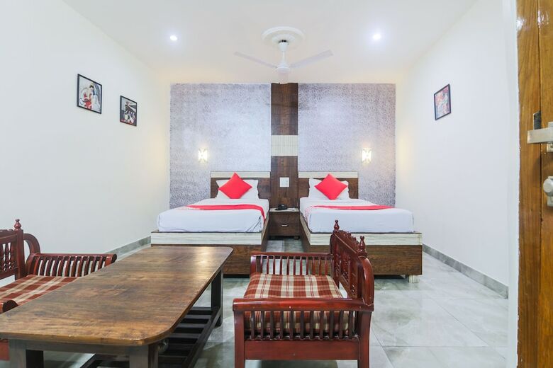Hotel Oyo 24696 Green Point