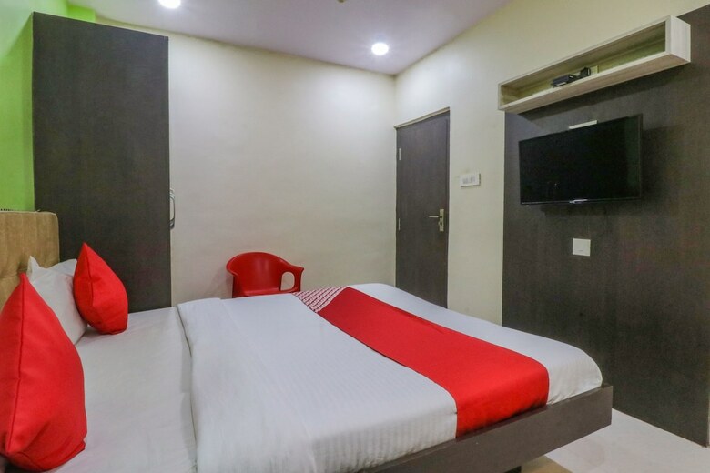 Hotel Oyo 47586 J J Residency