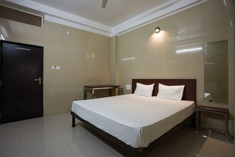 Spot On 23725 Jay Shanti Palace Hotel
