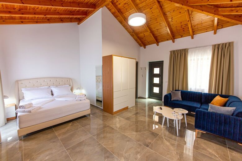 Hotel Santa Oliva Suites