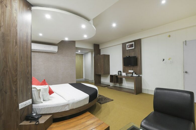Hotel Capital O 48764 Apple Residency