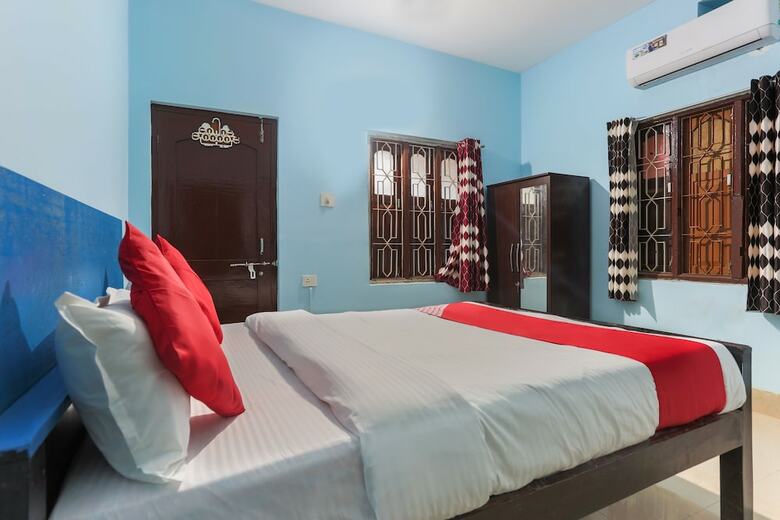 Hotel Oyo 46929 Royal Blues