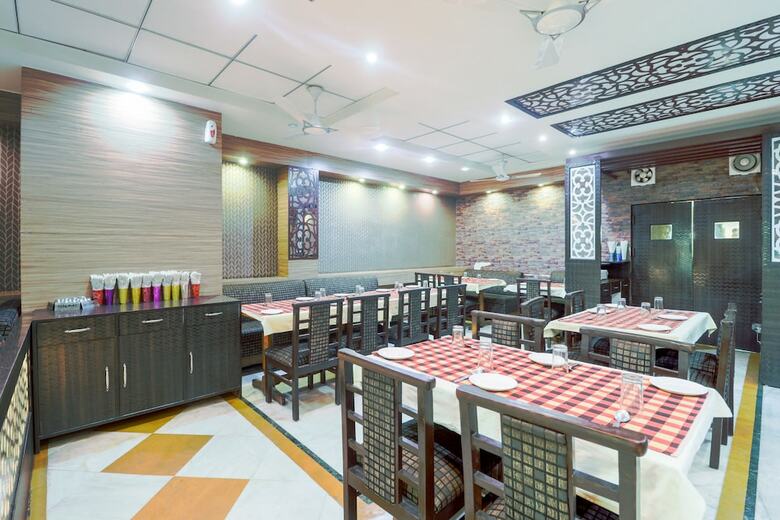 Hotel Oyo 46437 Malik Regency