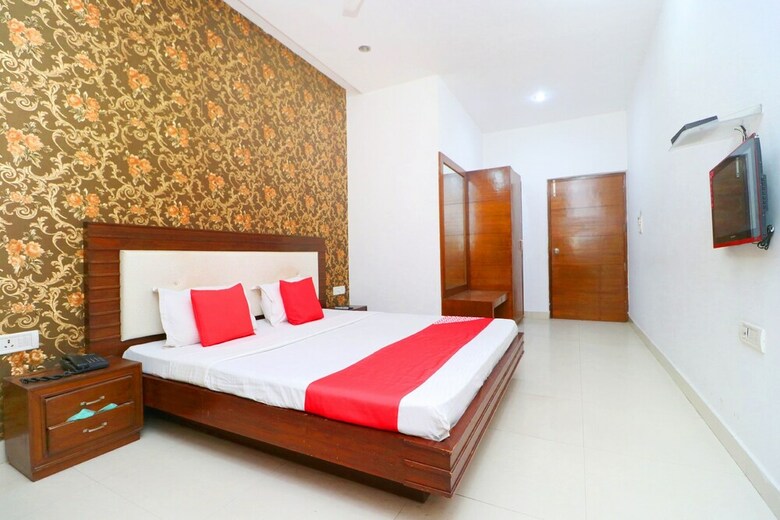 Hotel Oyo 40037 Lazeez