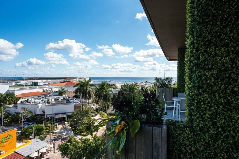 One Paralia Condo Boutique