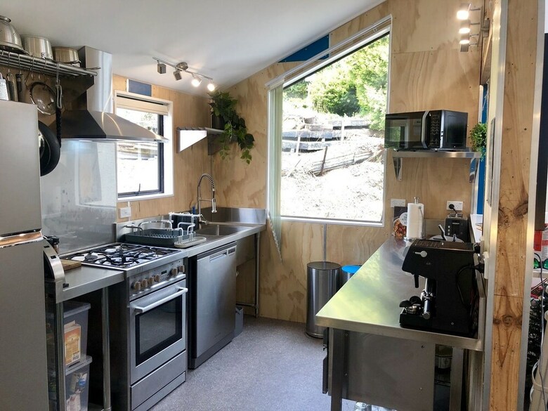 16 Guests. Unique, Central, Mountain & Lake Views
