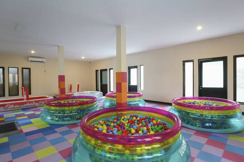 Oyo 1992 China Town Hotel Bali