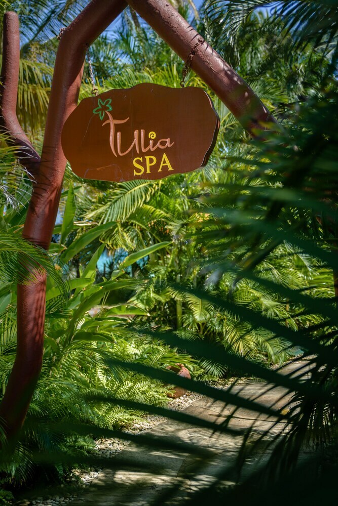 Hotel Sarova Whitesands Beach Resort & Spa