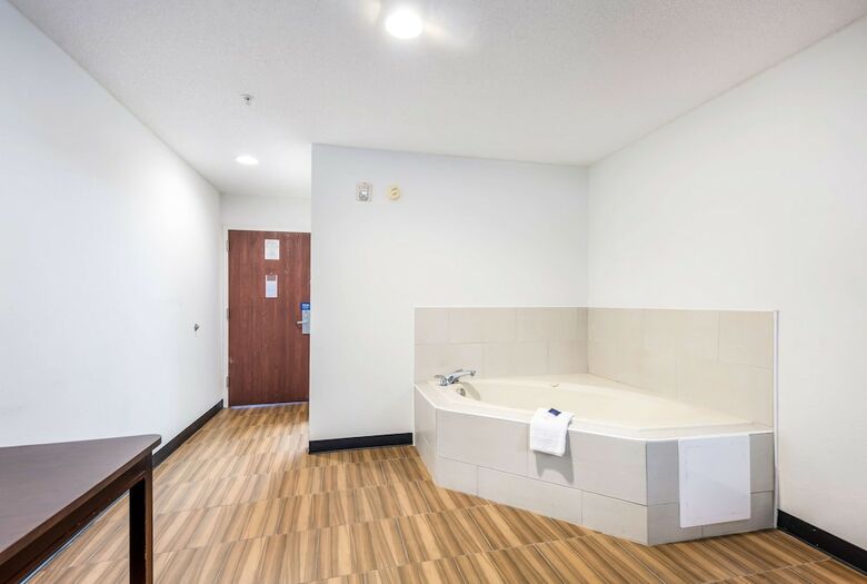 Hotel Microtel Inn & Suites By Wyndham Brunswick